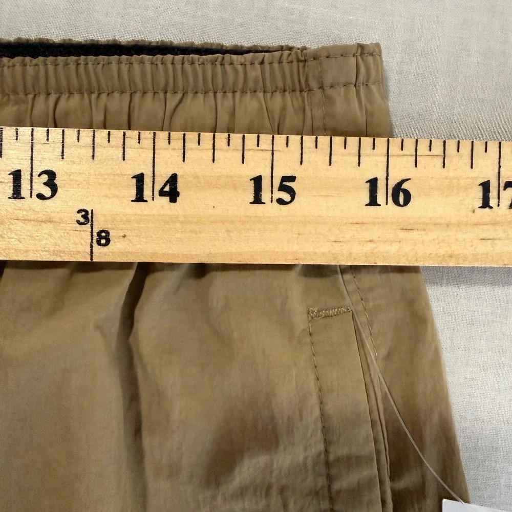 Old Navy Men's M Nylon Shorts Brown Crinkle Athletic Casual Workout Exercise NEW